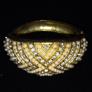 Dazzling Gold Bangle
